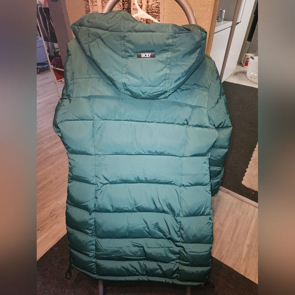 Green Puffer Jacket with Zipper Details - Picture 3 of 6